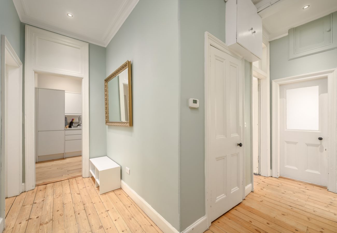 Apartment in Edinburgh - Harrison 2 Bedroom Apartment - Edinburgh