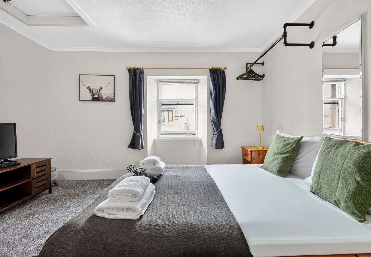 Rent by room in Inverness - No 11 Guest House - Inverness - 1 Bedroom Studio 