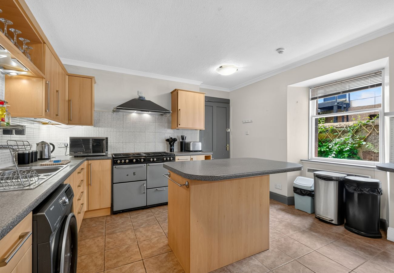 Rent by room in Inverness - No 11 Guest House - Inverness - Room 2