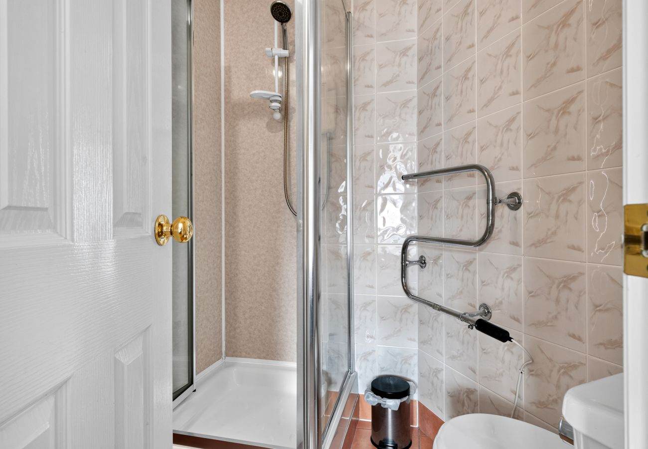 Rent by room in Inverness - No 11 Guest House - Inverness - Room 3