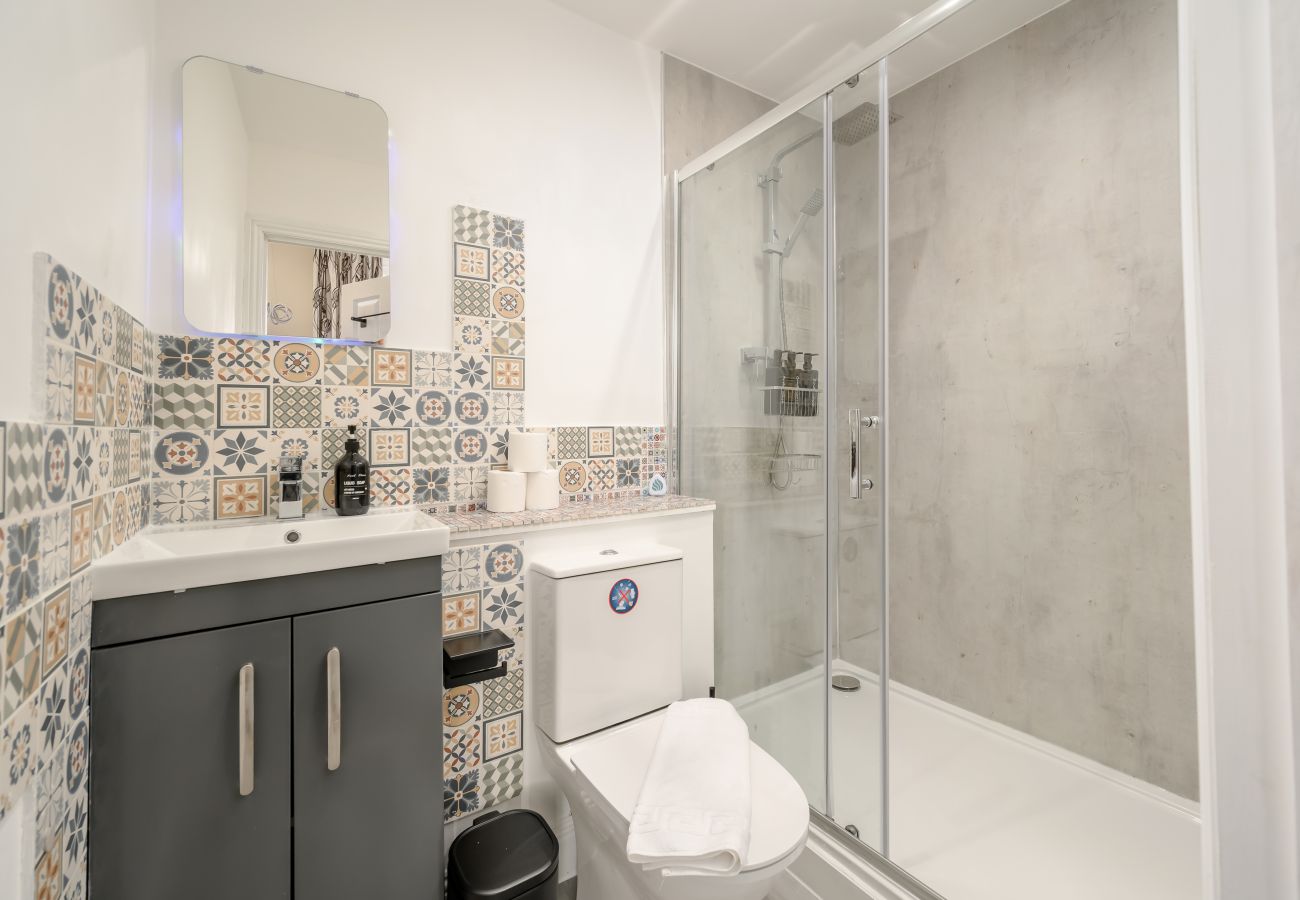 Apartment in Edinburgh - Eyre Crescent 3 Bedroom Apartment - New Town, Edinburgh