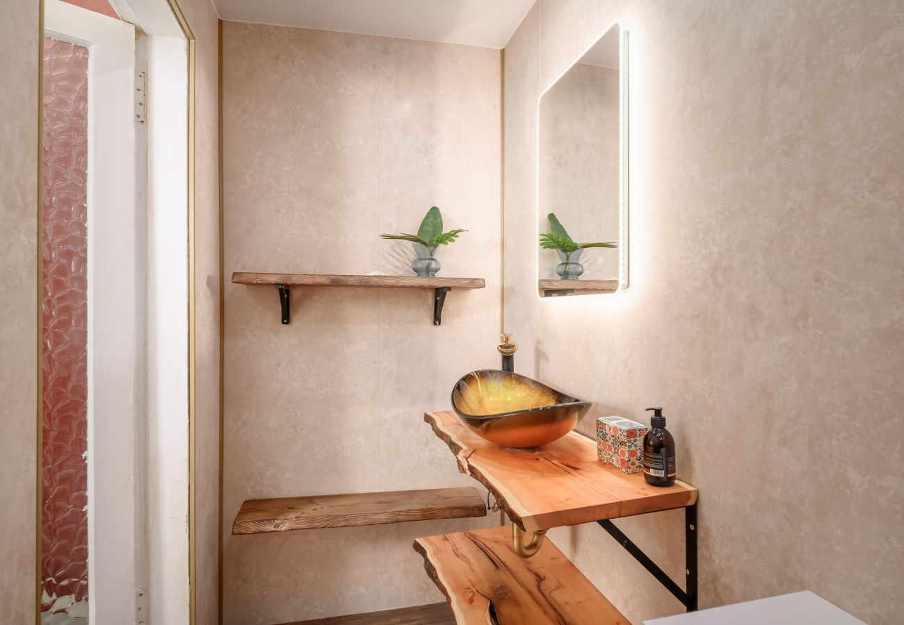 Apartment in Edinburgh - Eyre Crescent 3 Bedroom Apartment - New Town, Edinburgh