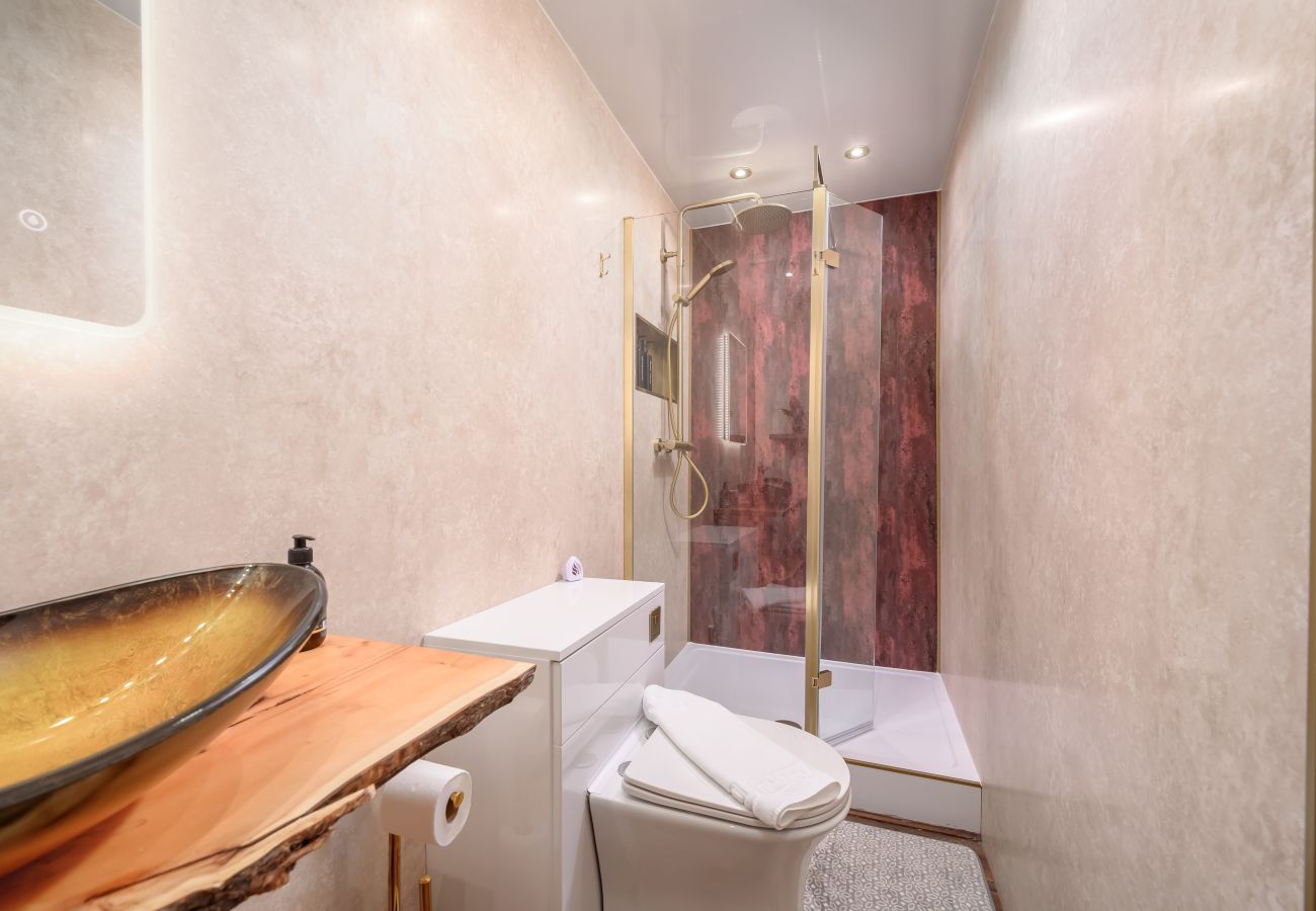 Apartment in Edinburgh - Eyre Crescent 3 Bedroom Apartment - New Town, Edinburgh