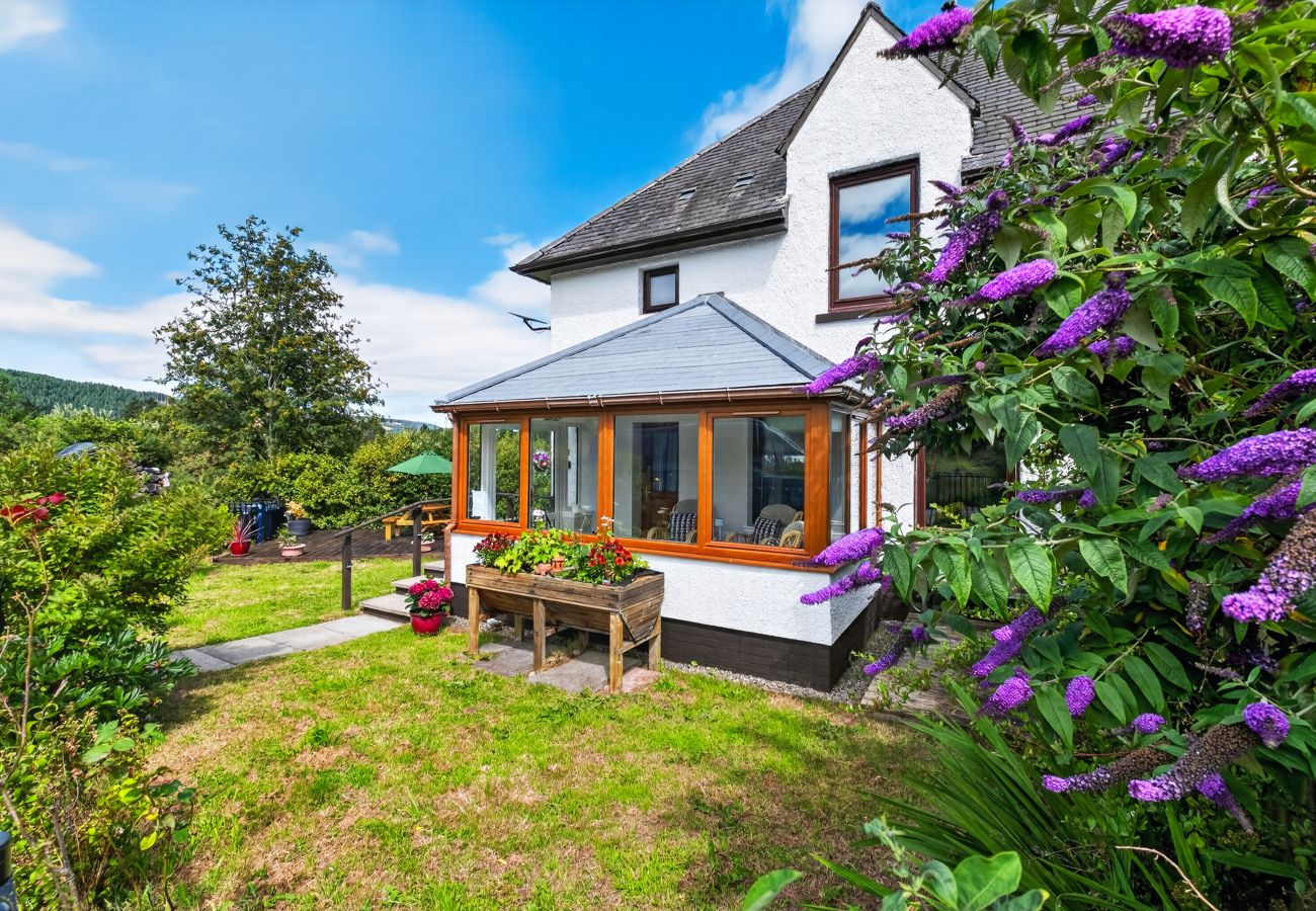 House in Inverness - Riverside 3 Bedroom House - Foyers, Inverness