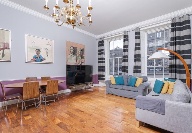 Apartment in Edinburgh - York Place 2 Bedroom Apartment - Edinburgh