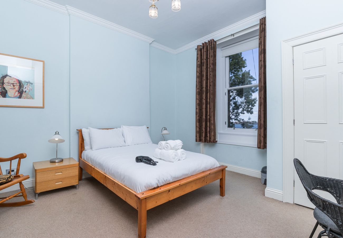 Apartment in Edinburgh - York Place 2 Bedroom Apartment - Edinburgh