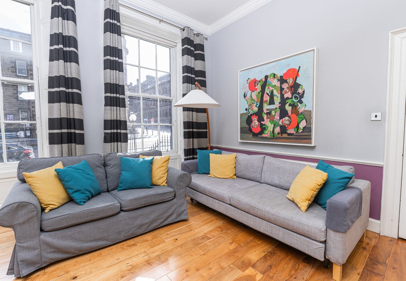 Apartment in Edinburgh - York Place 2 Bedroom Apartment - Edinburgh