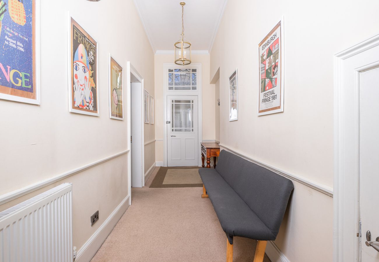 Apartment in Edinburgh - York Place 2 Bedroom Apartment - Edinburgh