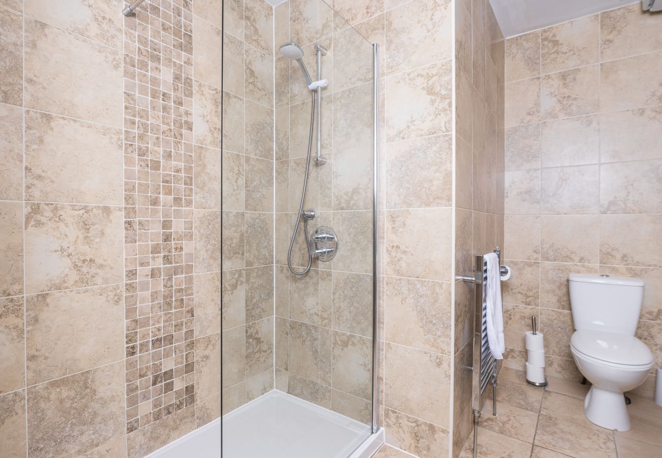 Apartment in Edinburgh - York Place 2 Bedroom Apartment - Edinburgh